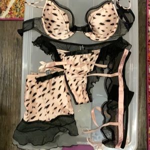 Pink animal print set